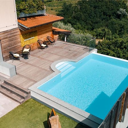 ホテル Buzinel Estate ドブロボ エクステリア 写真