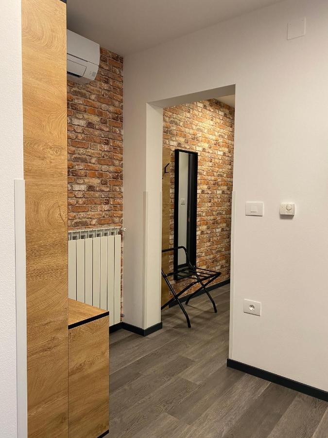 ホテル Buzinel Estate ドブロボ エクステリア 写真