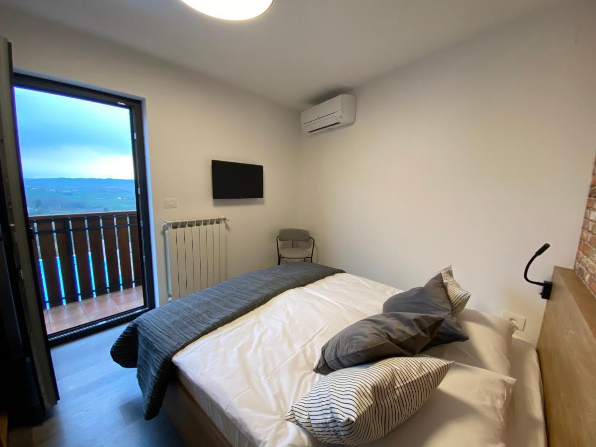 ホテル Buzinel Estate ドブロボ エクステリア 写真